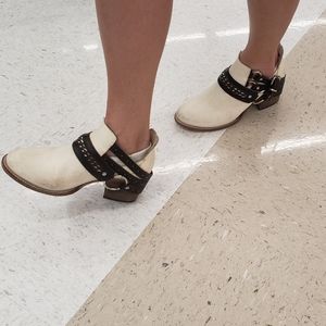 I am looking for a pair